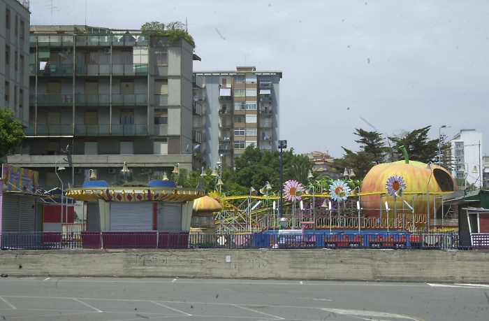 Estintore scaduto in una giostra al Lungomare: denunciato il titolare