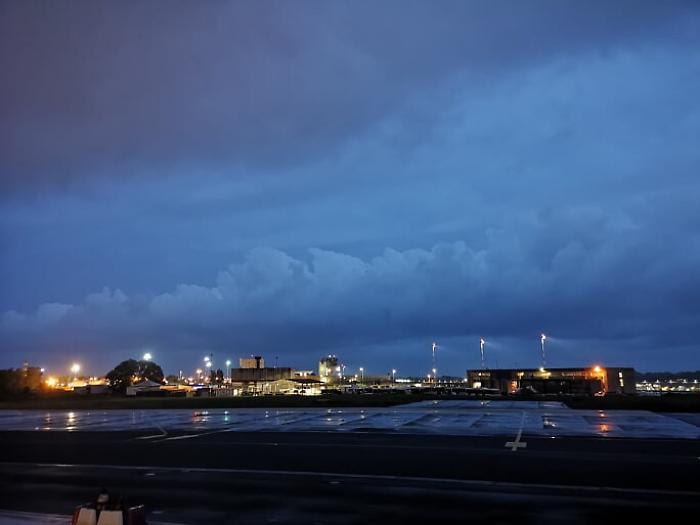 Maltempo, a Catania voli dirottati e scuole chiuse per pioggia e vento