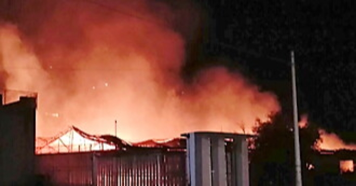 Palermo, a fuoco due capannoni confiscati alla mafia