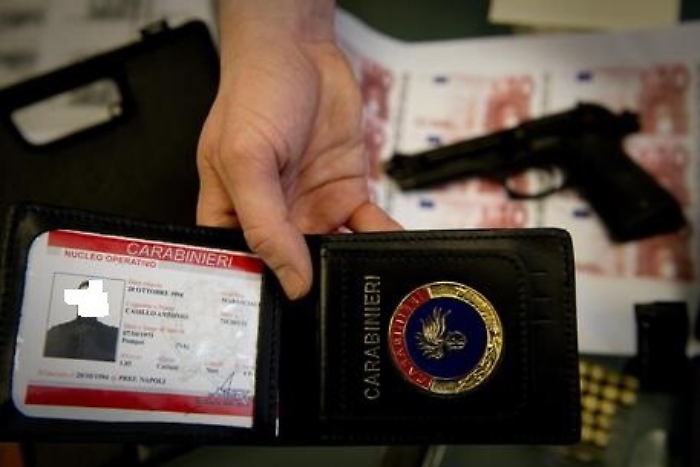 Enna, falso carabiniere sottrae 20.000 euro alla ex fidanzata: denunciato