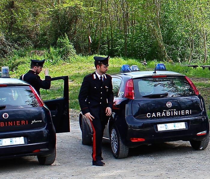 Tenta di uccidere il figlio disabile soffocandolo con carta assorbente