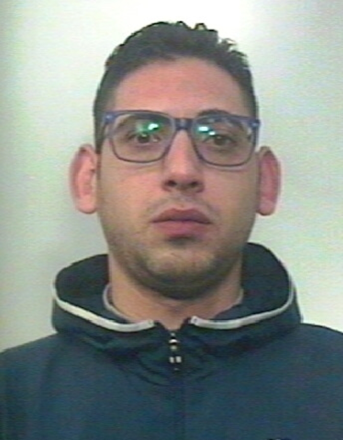 Latitante si nascondeva a Patern&ograve;: scovato dai "Cacciatori di Sicilia"