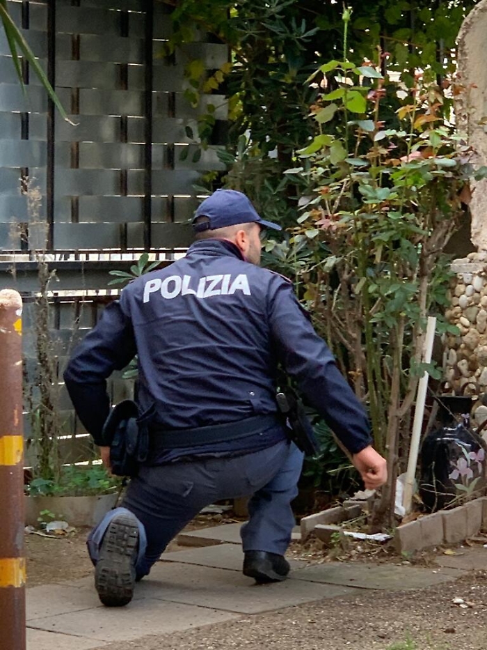 La cappella votiva era il nascondiglio della droga: due arresti a Palermo