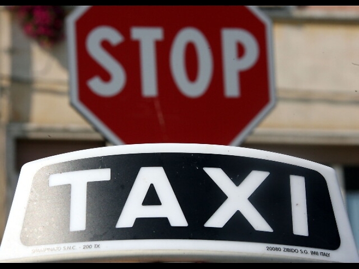 Inseguimento in taxi, arrestato evaso