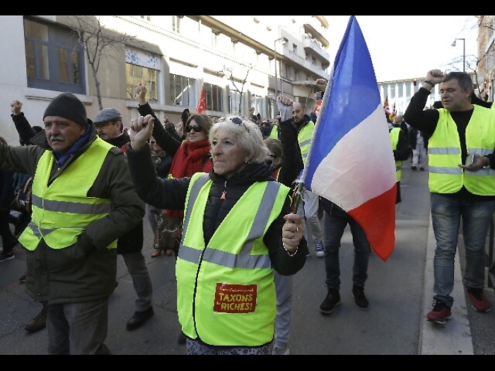 Francia: sciopero sindacati-gilet gialli