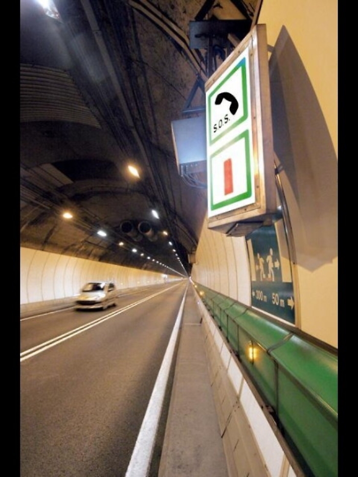 Chiuso tunnel Monte Bianco,fiamme da tir