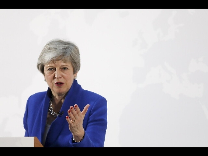 Brexit: pioggia di no su offerta May