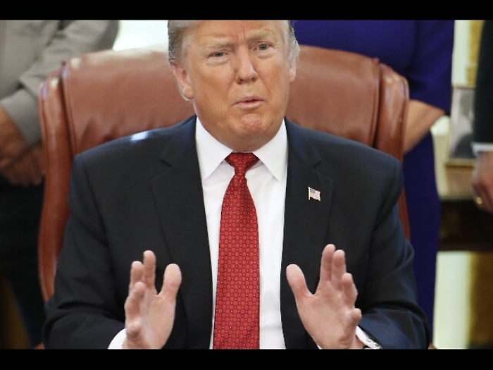 Trump, pronti anche ad un muro umano