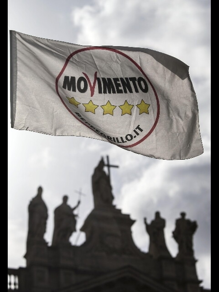 Consigliera municipale M5S passa a Lega