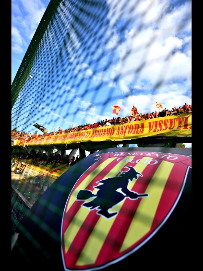 Altri sei Daspo a tifosi del Benevento