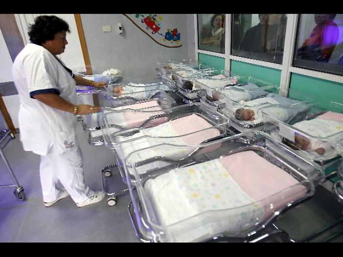 Neonato morto a Ancona, sette indagati