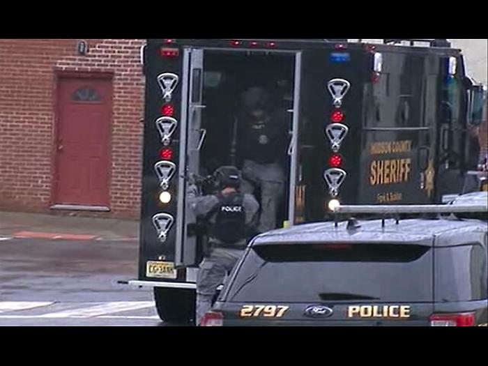 Sparatoria a Jersey City, diversi morti