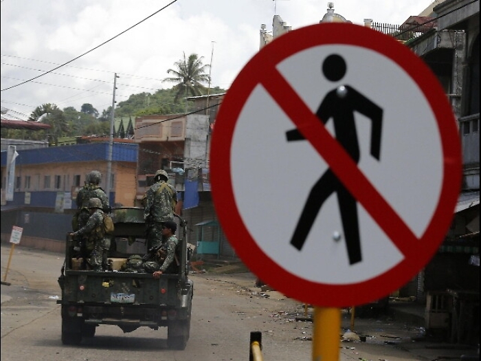 Filippine: raid aereo, 11 soldati uccisi