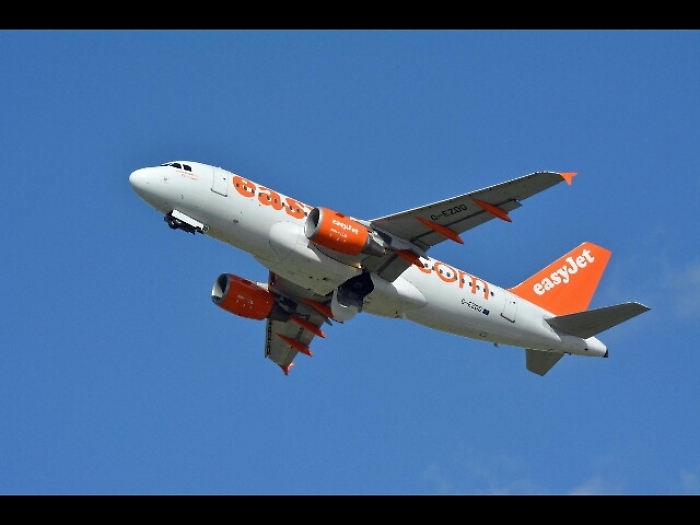 Fumo in cabina, atterraggio di emergenza