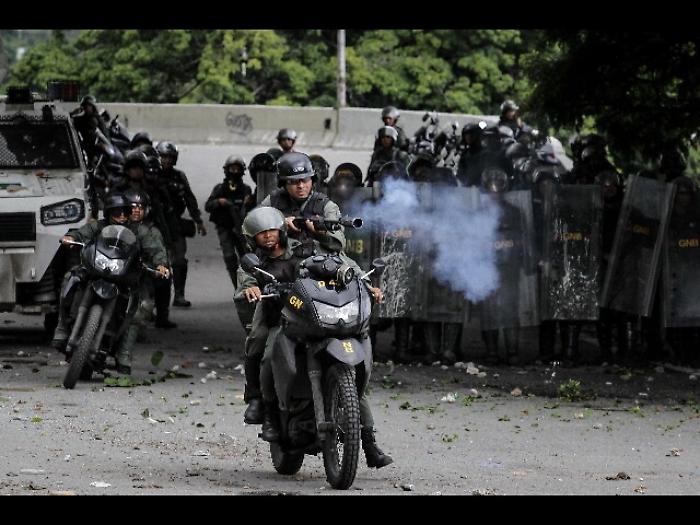 Venezuela: 3 morti alla vigilia del voto