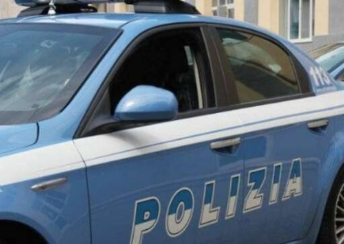 Droga-armi-e-racket-Quattro-arresti-della-Mobile-c9af8a94c0c04abfd3a292c41653bdfe_1619247508981-3