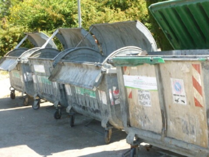 Discarica chiusa, a Caltanissetta i rifiuti restano sui mezzi