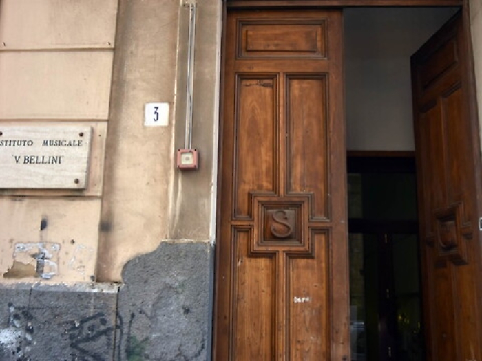 L'Istituto Bellini di Catania era un bancomat e nessuno controllava