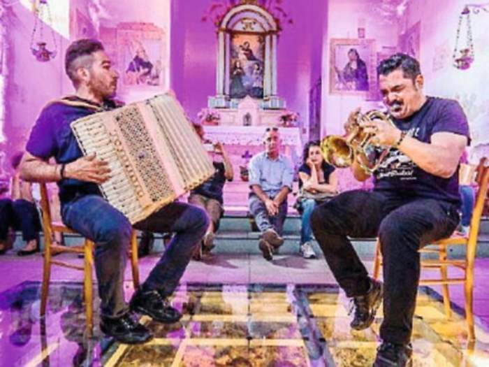 Enna, Roy Paci e Carmine Ioanna insieme in &ldquo;Duo Then &Oslash;&rdquo;