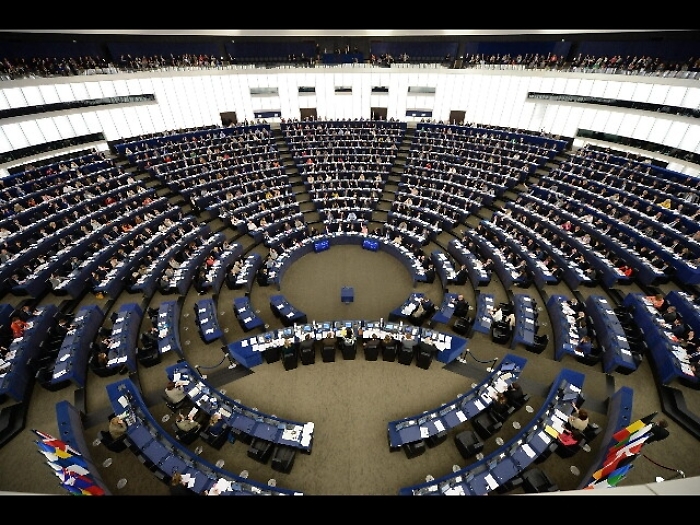 M5s, via privilegi pensioni eurodeputati