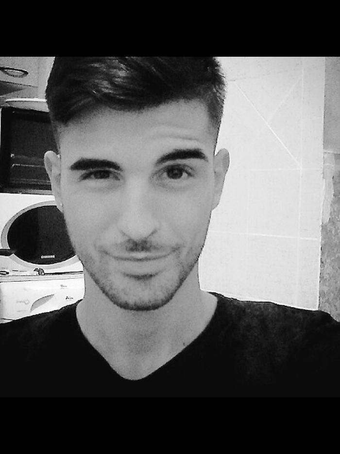 Ucciso per gelosia, ricerche in mare