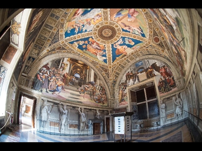 Nuova luce per le Stanze di Raffaello