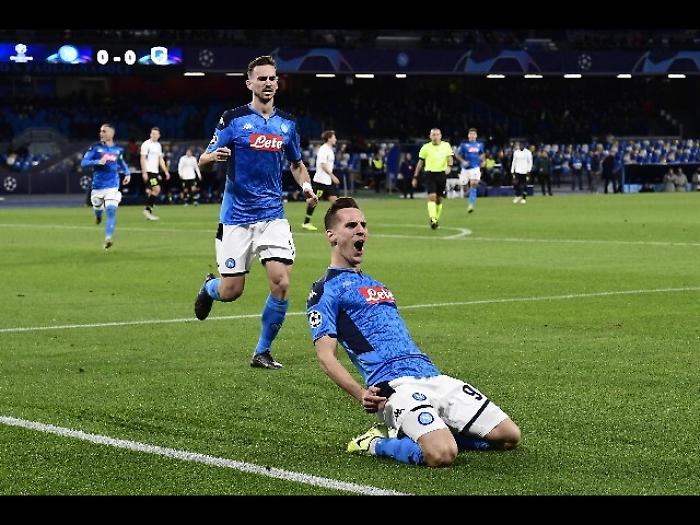 Champions: 4-0 al Genk, Napoli agli ottavi
