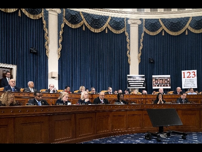 Impeachment: valanga spot conservatori