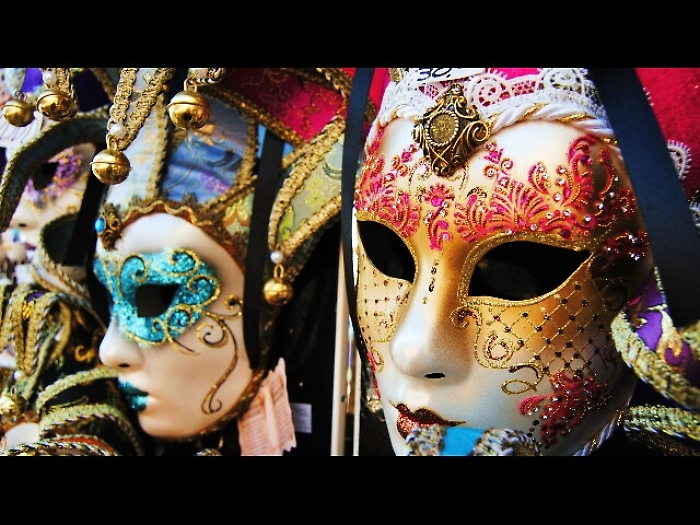 Le maschere e i riti antichi, i Carnevali d'Italia conquistano Venezia