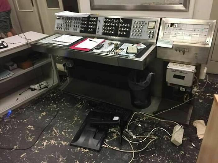 Minorenni danneggiano gabbiotto Atac