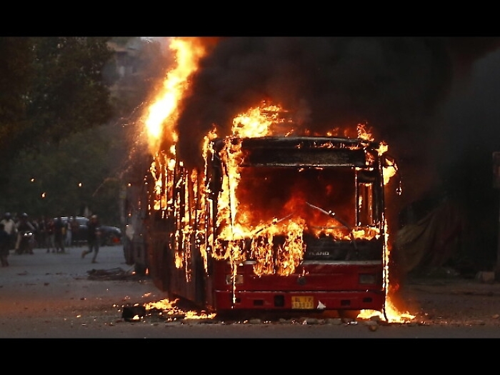 India: cittadinanza, scontri a Delhi