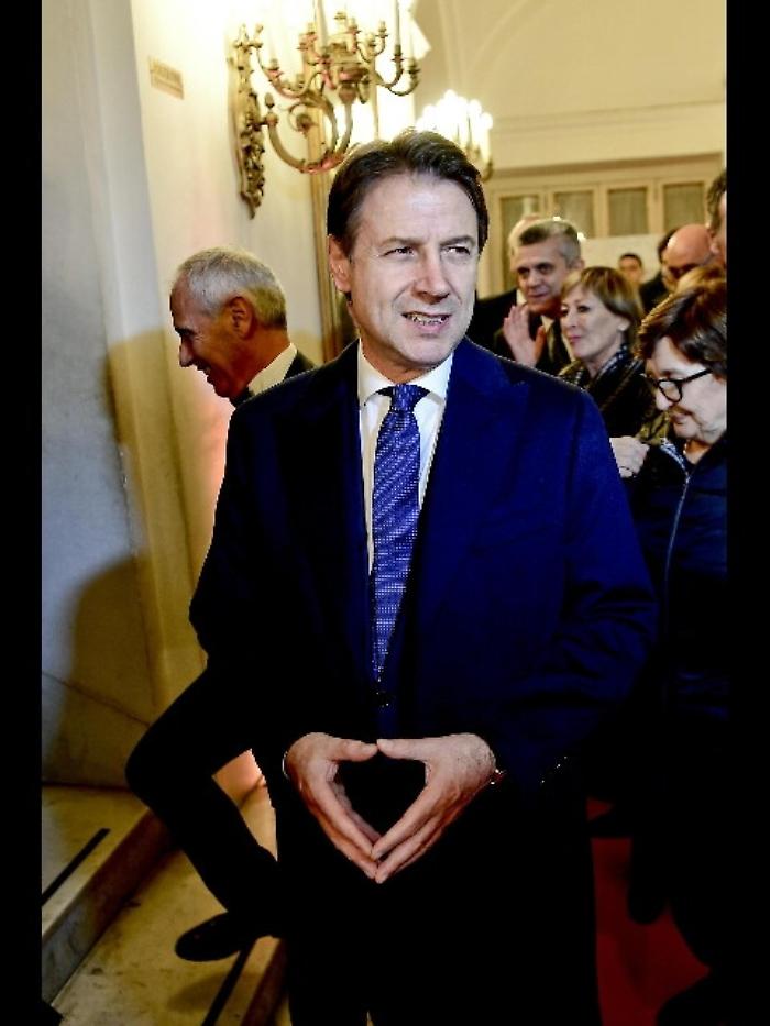 Sud: Conte, rilancio investimenti