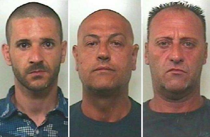 Aci Castello, carabinieri sventano rapina in gioielleria: tre arresti