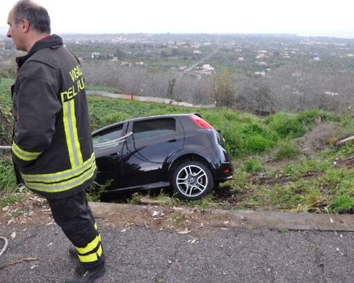 Acireale: malore alla guida, muore automobilista su Ss114