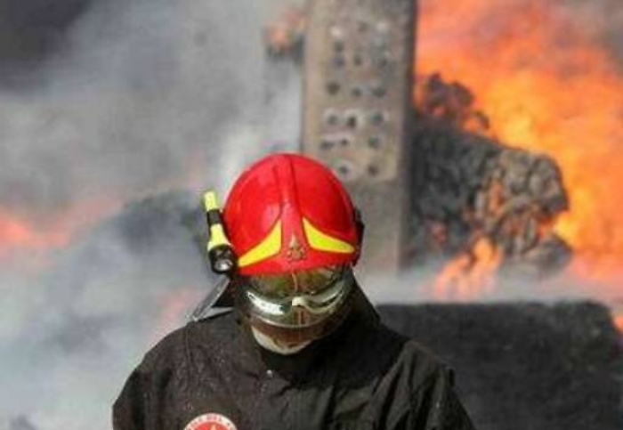 Alimena, due morti in incendio Si lancia da finestra e salva figlio