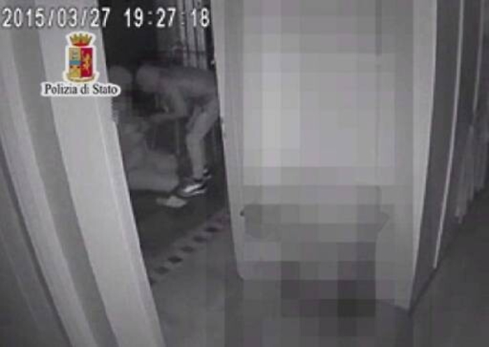 Arancia meccanica alla Zisa Ripresi da cam, la Polizia li arresta