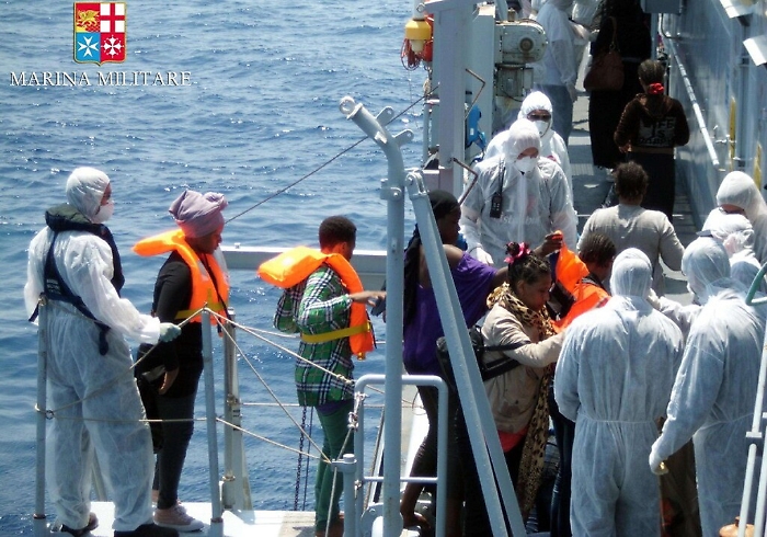 Augusta, 38 migranti dalla Turchia su un veliero: arrestati gli "skipper"