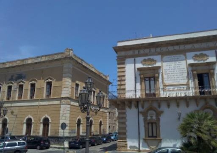 Augusta, furto nell&rsquo;autoparco comunale: bottino da 100 mila euro