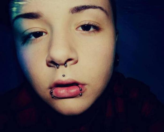 Bara bianca per Ilaria, la &ldquo;bambina&rdquo;. Gli amici: &laquo;era buona, non conta l&rsquo;apparenza&raquo;