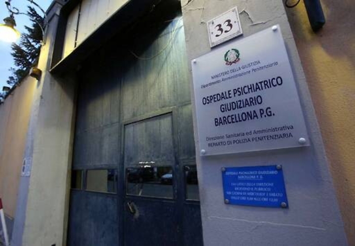 Barcellona, una giornata con i 128 reclusi dell&rsquo;ospedale psichiatrico giudiziario