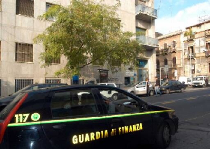 Caltanissetta, truffa all’Inps da 800 mila euro con falsi braccianti