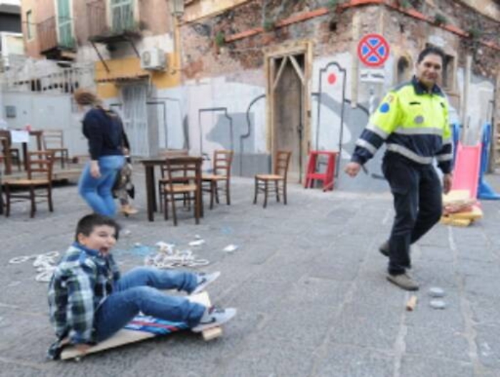Catania, a San Berillo i bambini riscoprono i giochi di strada