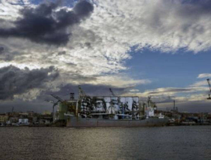 Catania, al porto un&rsquo;opera di Vhils: uno sguardo accoglier&agrave; chi viene dal mare