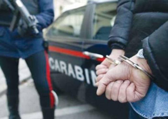 Catania, carabinieri si fingono clienti e arrestano tre spacciatori