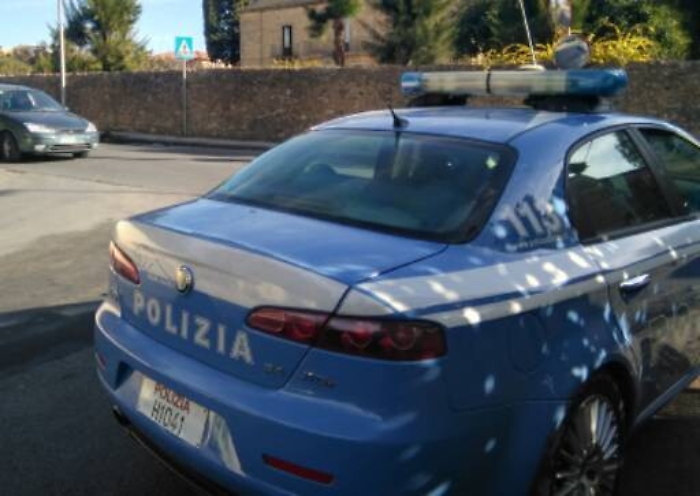 Catania, picchiava la moglie e i figli minorenni: arrestato