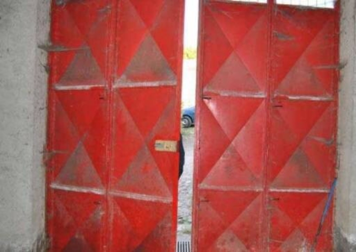 Catania, supermarket della refurtiva a Librino: c&rsquo;era anche un pony