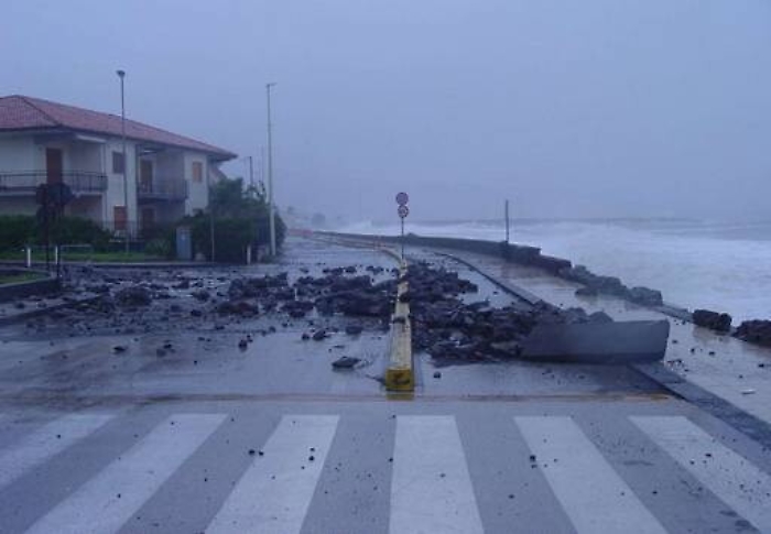 Ciclone su Catania, l’annuncio di Bianco «Chiesto lo stato di calamità naturale»
