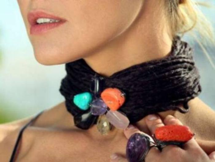 Dalla lava alla ceramica gioielli che parlano di Sicilia attraverso colori e materie prime