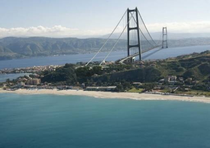 Delrio: «Il Ponte non è una priorità ma Governo potrebbe rivalutare progetto»