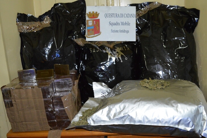 Catania, in auto con 40 kg di droga Pregiudicato arrestato a Zia Lisa